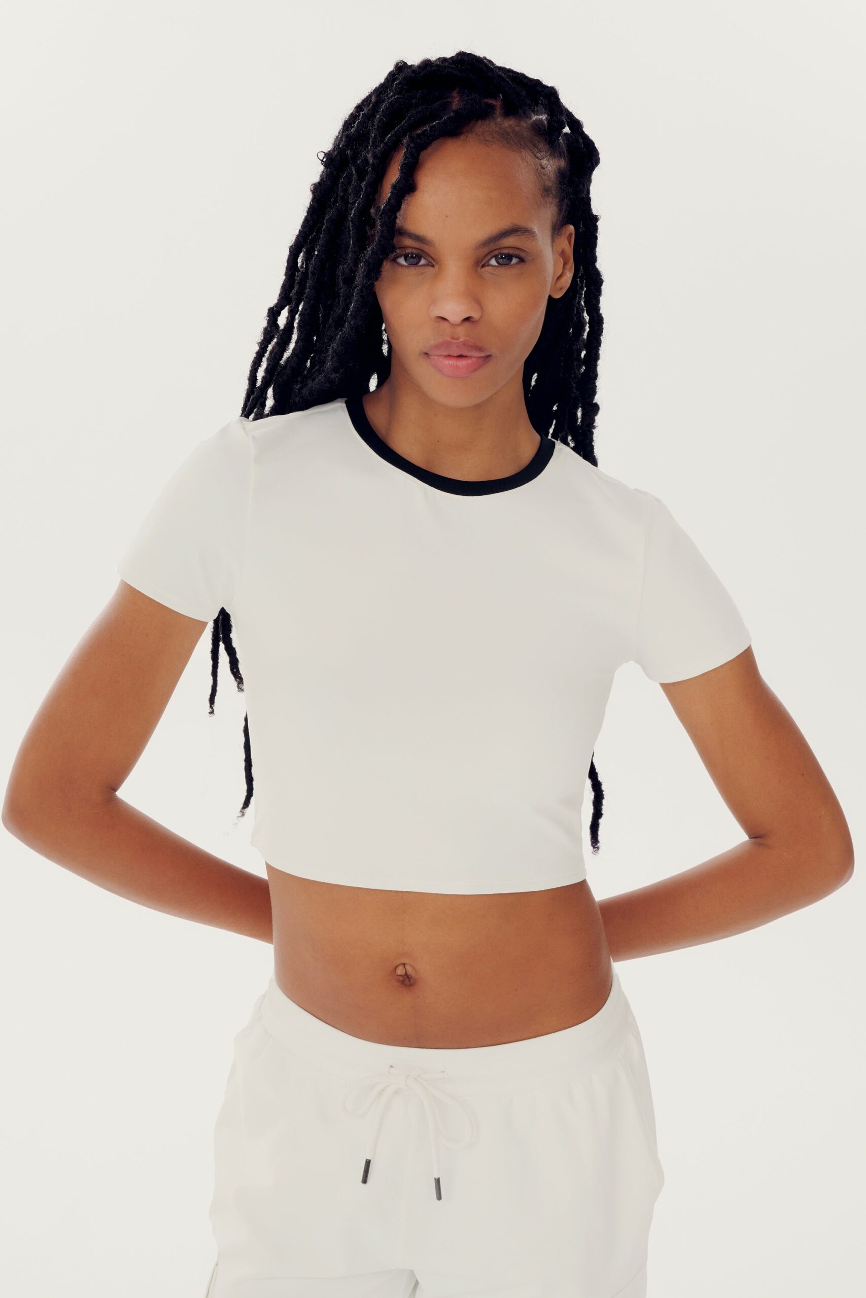 SPLITS59 | Airweight S/S Crop - White/Black