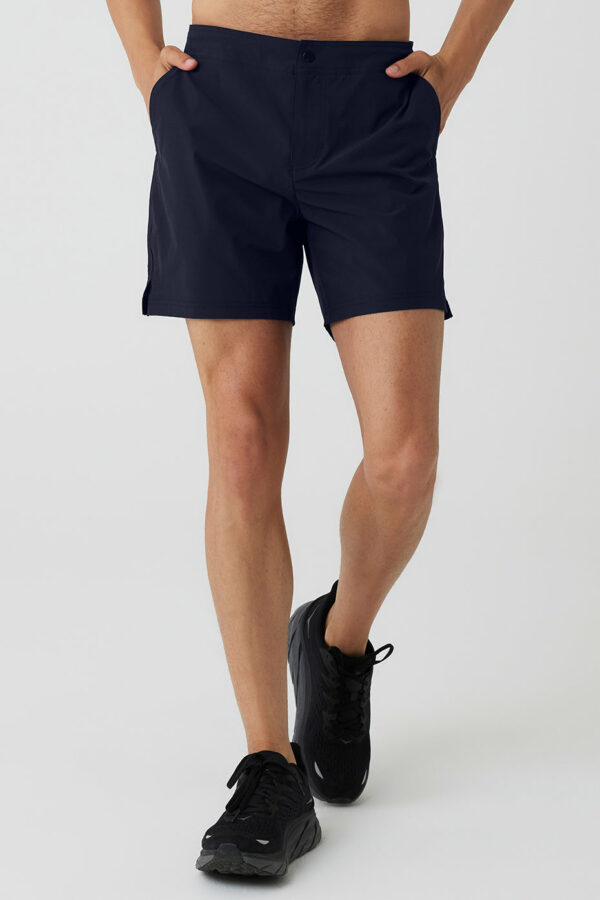 Alo Yoga® | 7'' Sport Short in Navy Blue